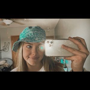 Meet your Posher, Marykate